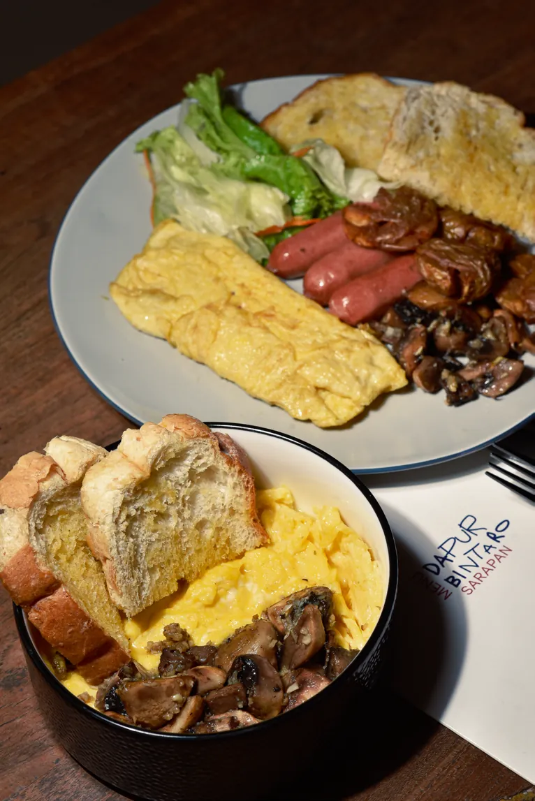 Big breakfast dan telur orak arik